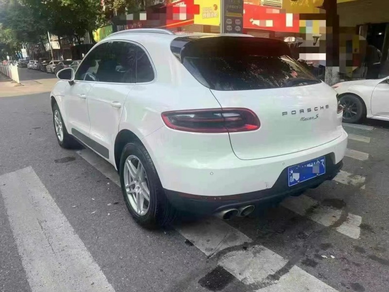 16年吉安保时捷Macan