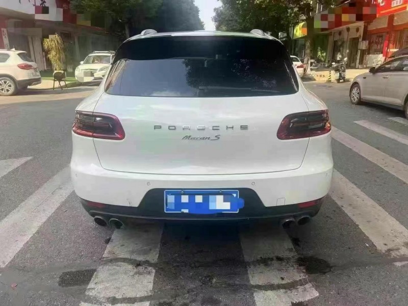 16年吉安保时捷Macan