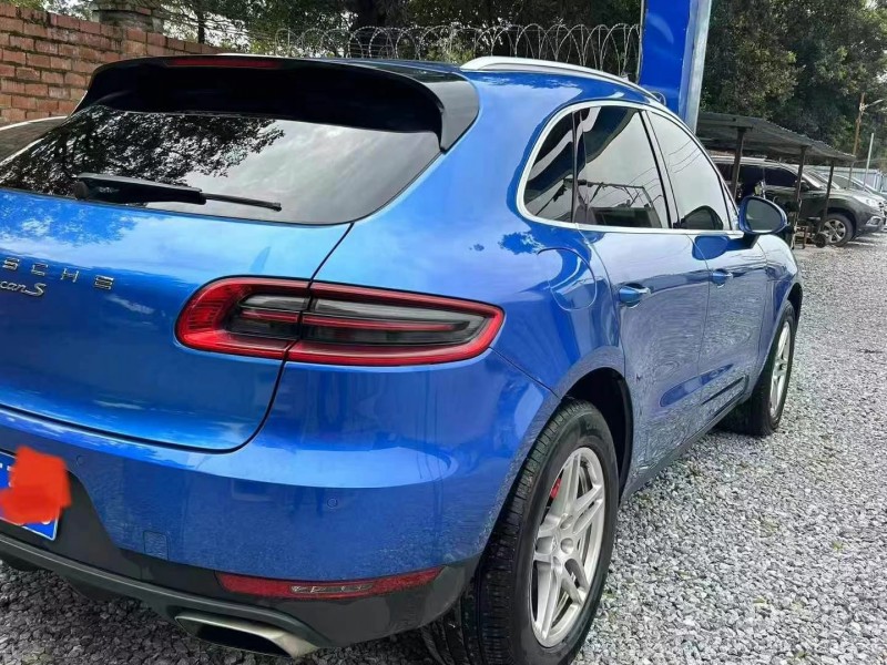 16年钦州保时捷Macan