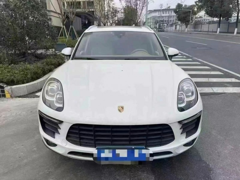17年重庆市保时捷Macan