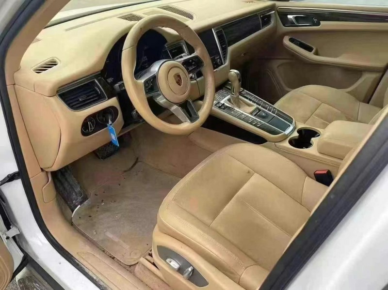 17年重庆市保时捷Macan