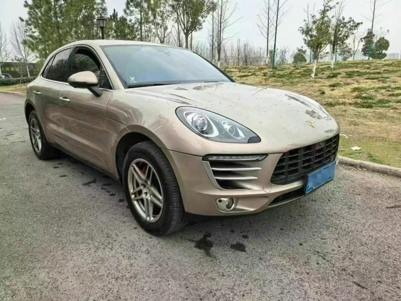 17年襄阳保时捷Macan
