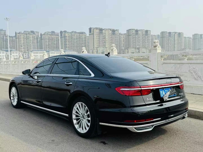 21年东营奥迪A8L