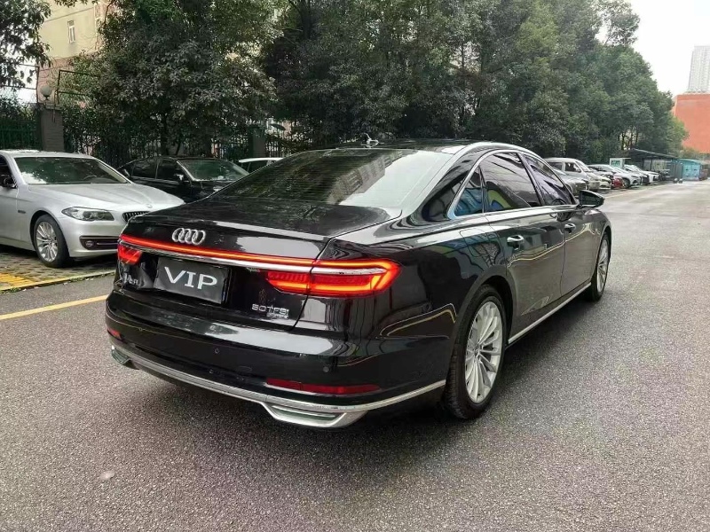20年邵阳奥迪A8L