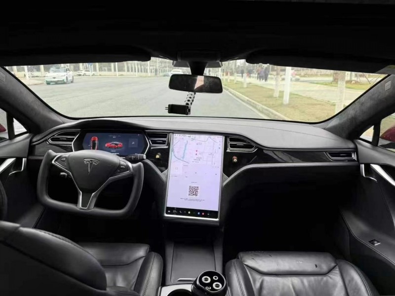 17年鄂州特斯拉MODEL S