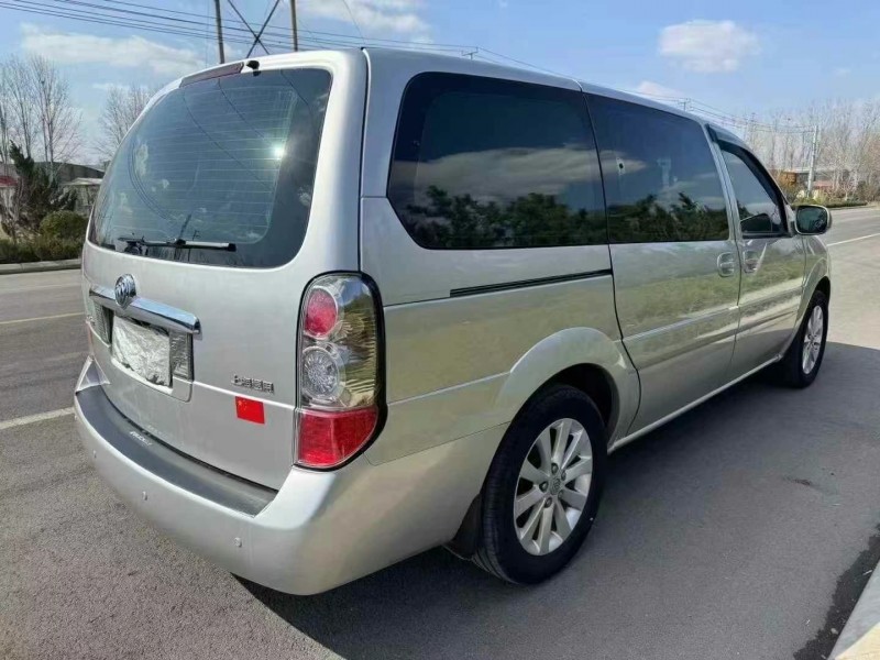 14年烟台别克GL8