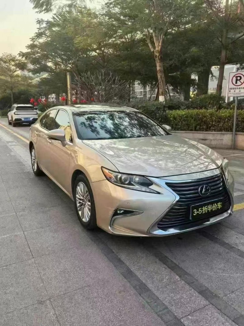 16年漳州雷克萨斯ES
