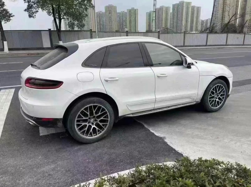 17年重庆市保时捷Macan