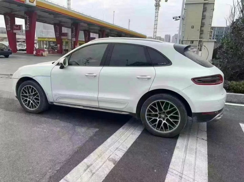 17年重庆市保时捷Macan