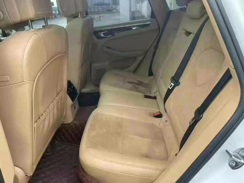 17年重庆市保时捷Macan