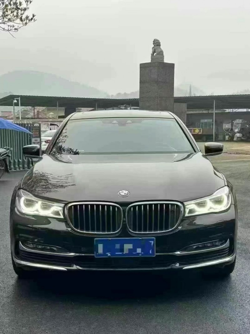 16年景德镇宝马7系