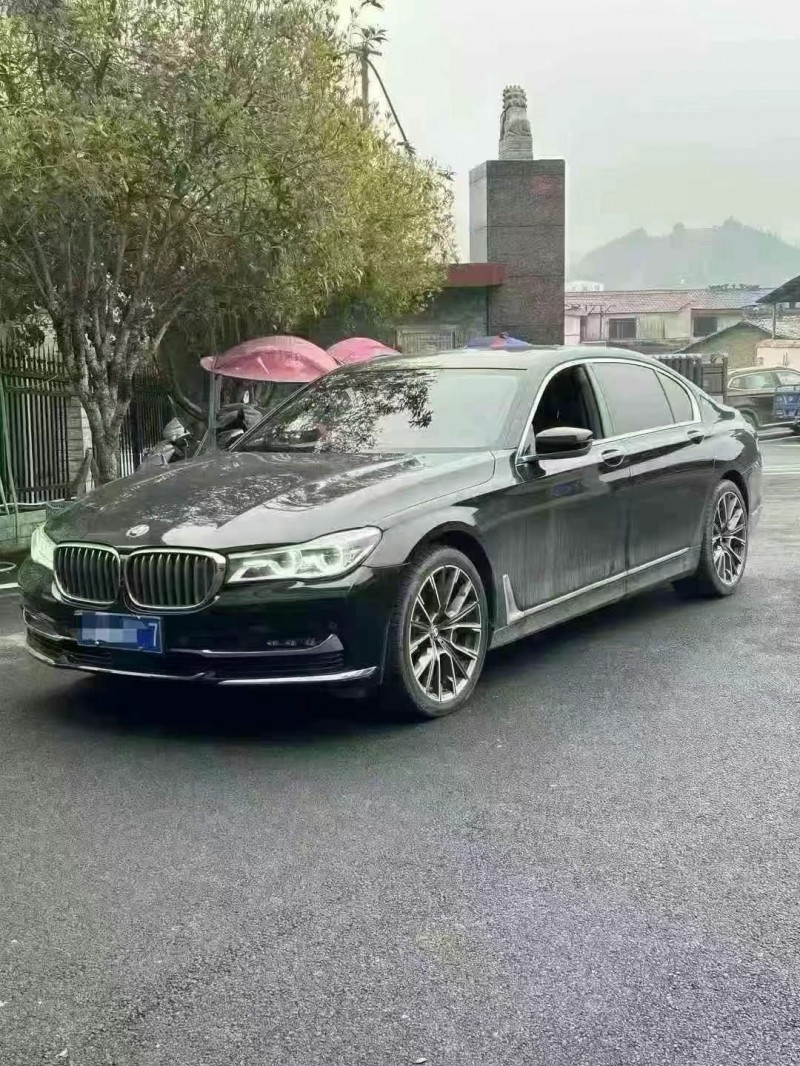 16年景德镇宝马7系