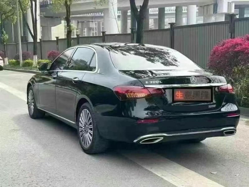 23年重庆市奔驰E