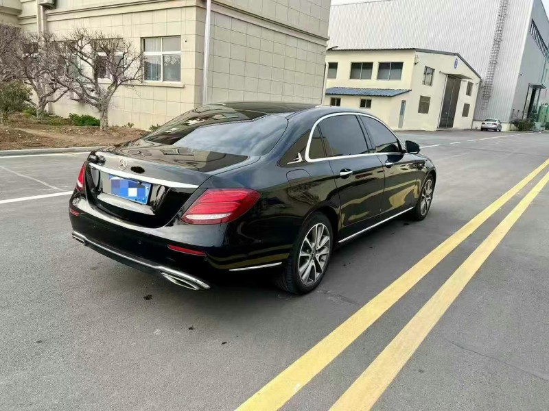 18年东营奔驰E