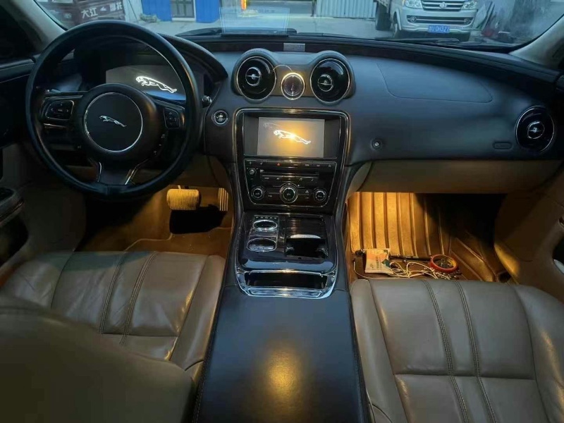 12年东营捷豹XJL
