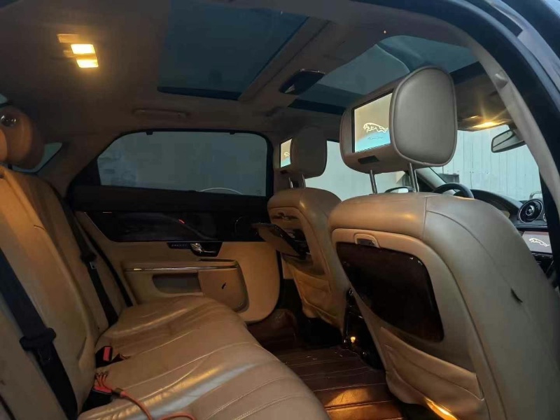 12年东营捷豹XJL