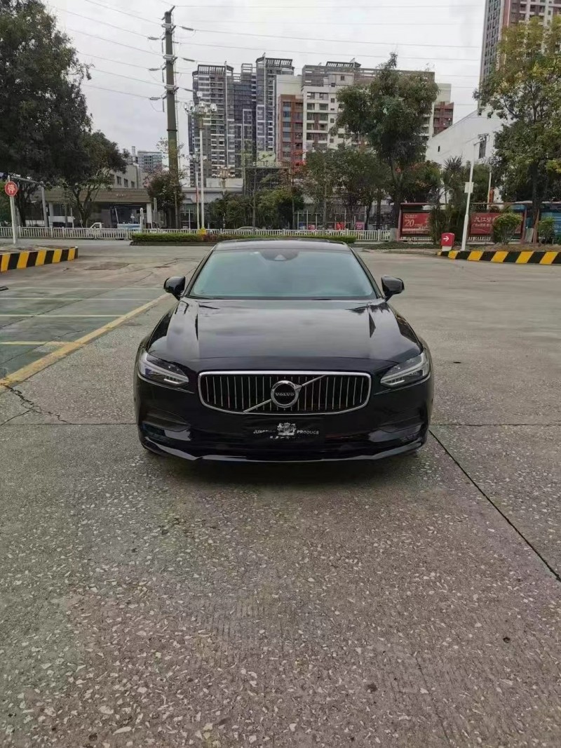 17年珠海沃尔沃S90