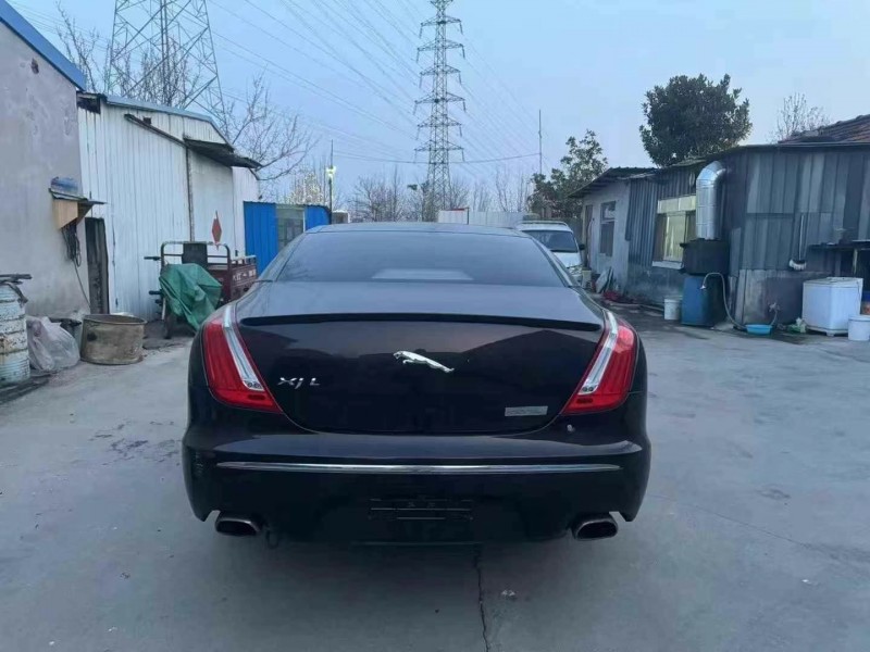 12年东营捷豹XJL