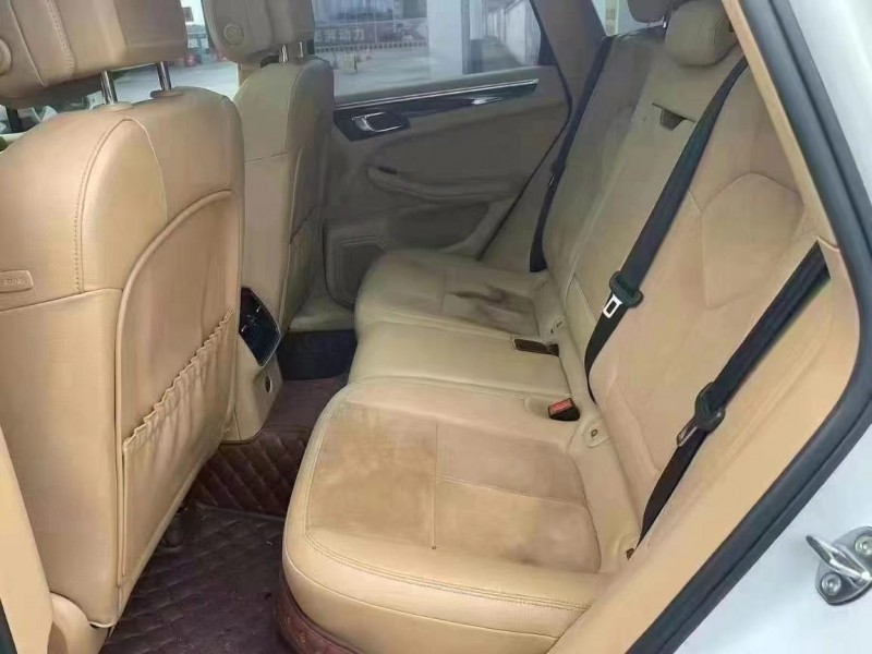 17年重庆市保时捷Macan