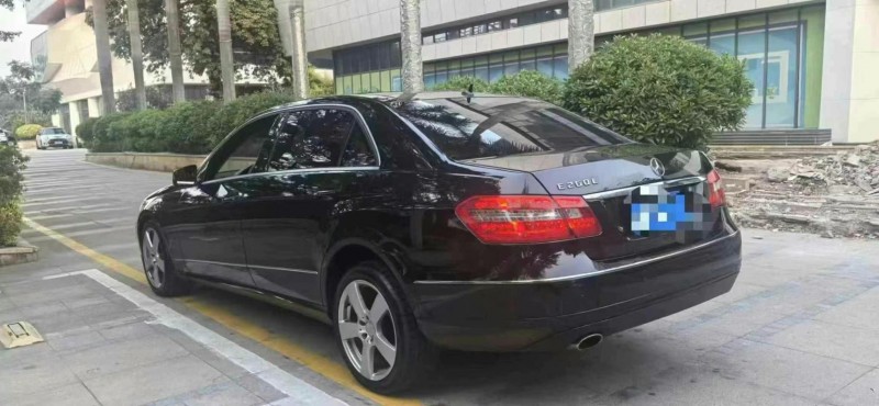 13年泉州奔驰E