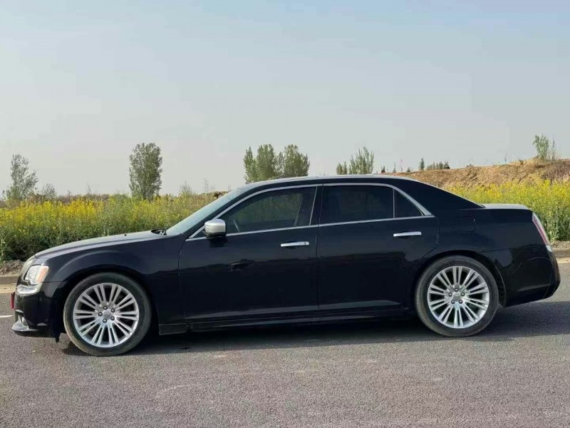 15年平顶山克莱斯勒300C