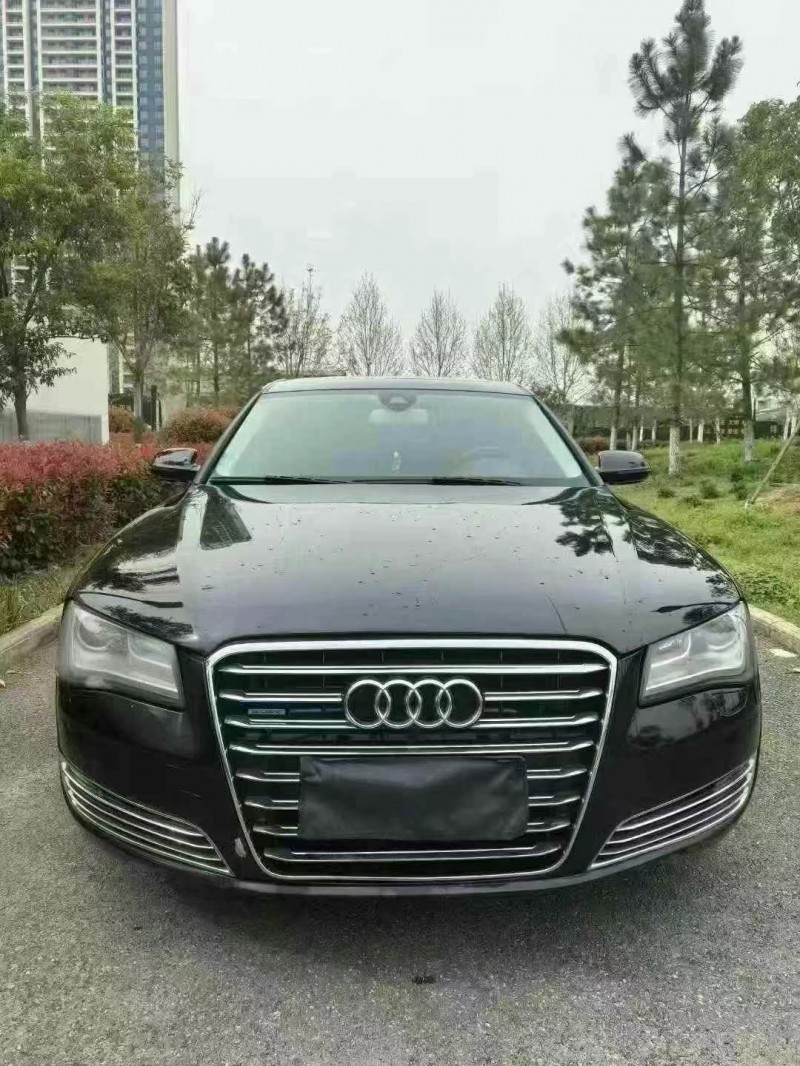 12年宜昌奥迪A8L