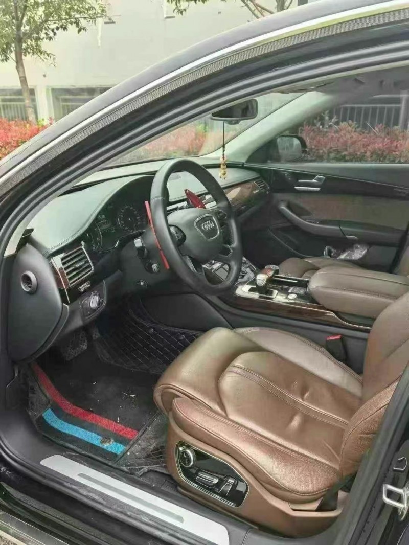 12年宜昌奥迪A8L