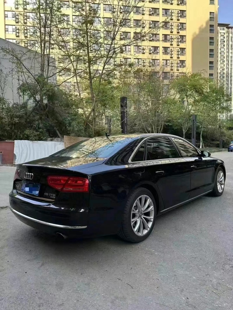 12年遂宁奥迪A8L