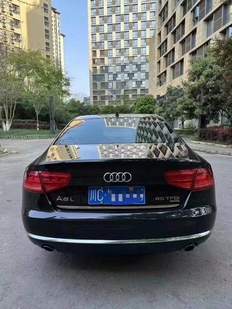 12年泸州奥迪A8L