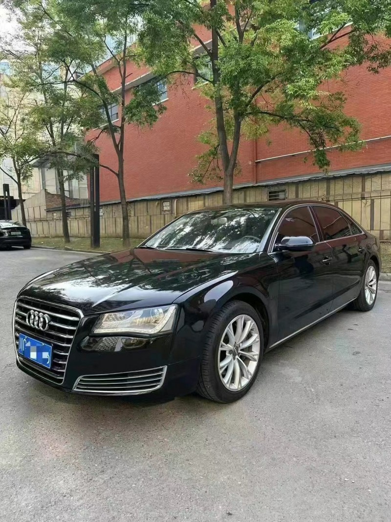 12年广元奥迪A8L