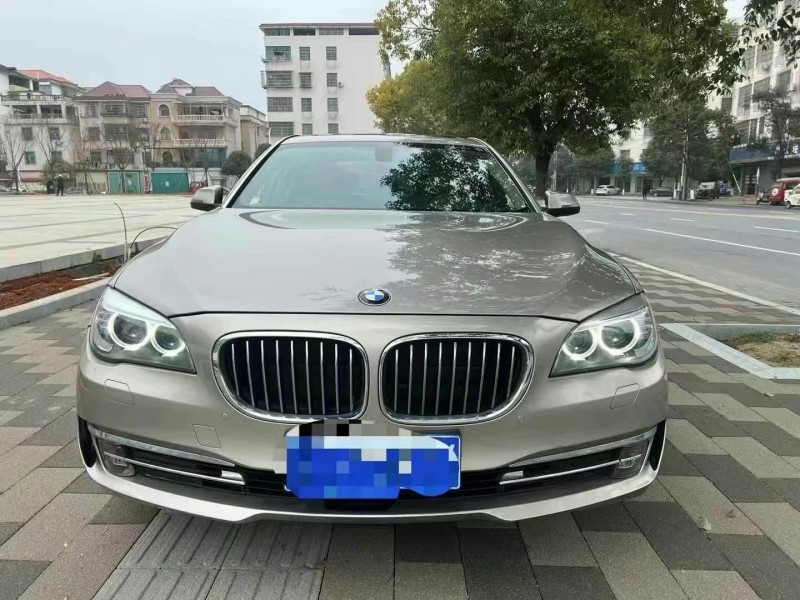 13年新余宝马7系