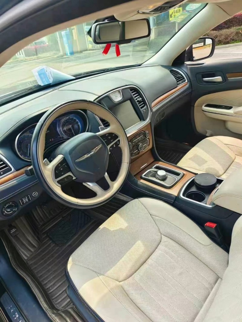 18年湘潭克莱斯勒300C