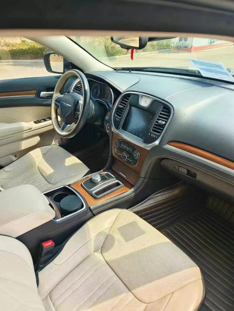 18年湘潭克莱斯勒300C