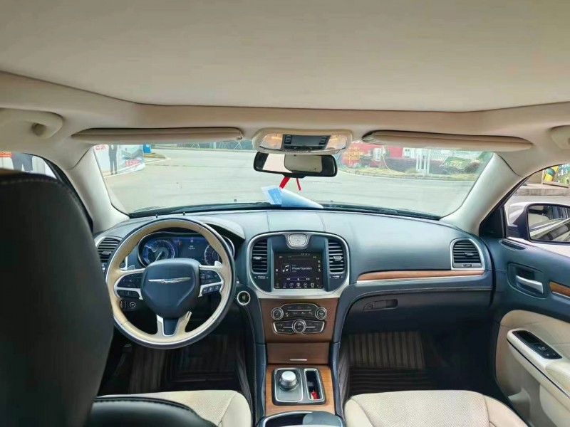 18年湘潭克莱斯勒300C