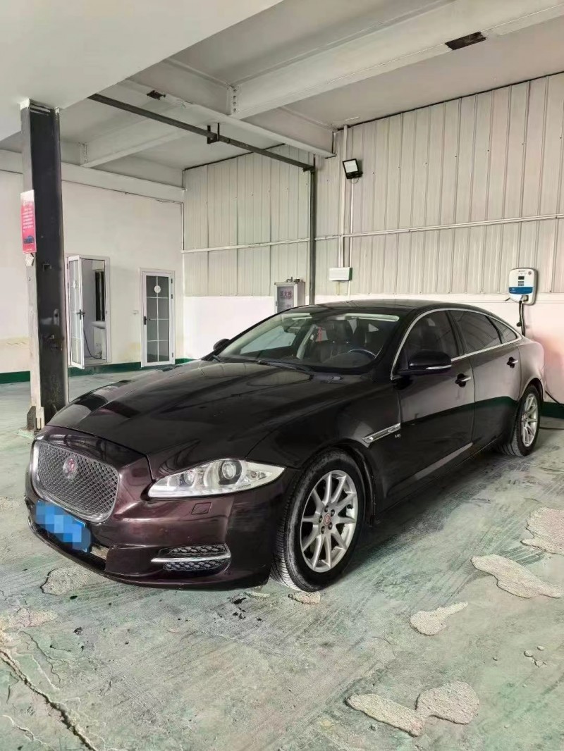 16年襄阳捷豹XJL