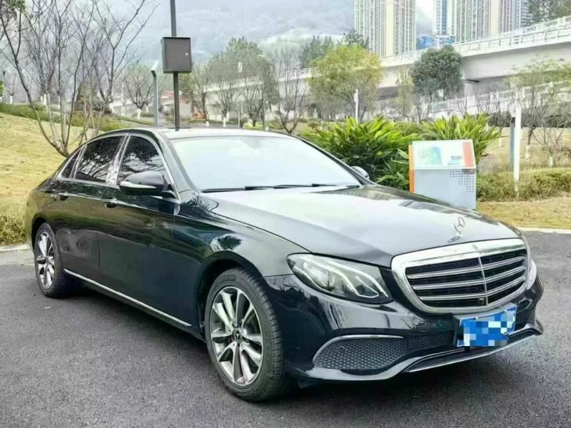 18年重庆市奔驰E