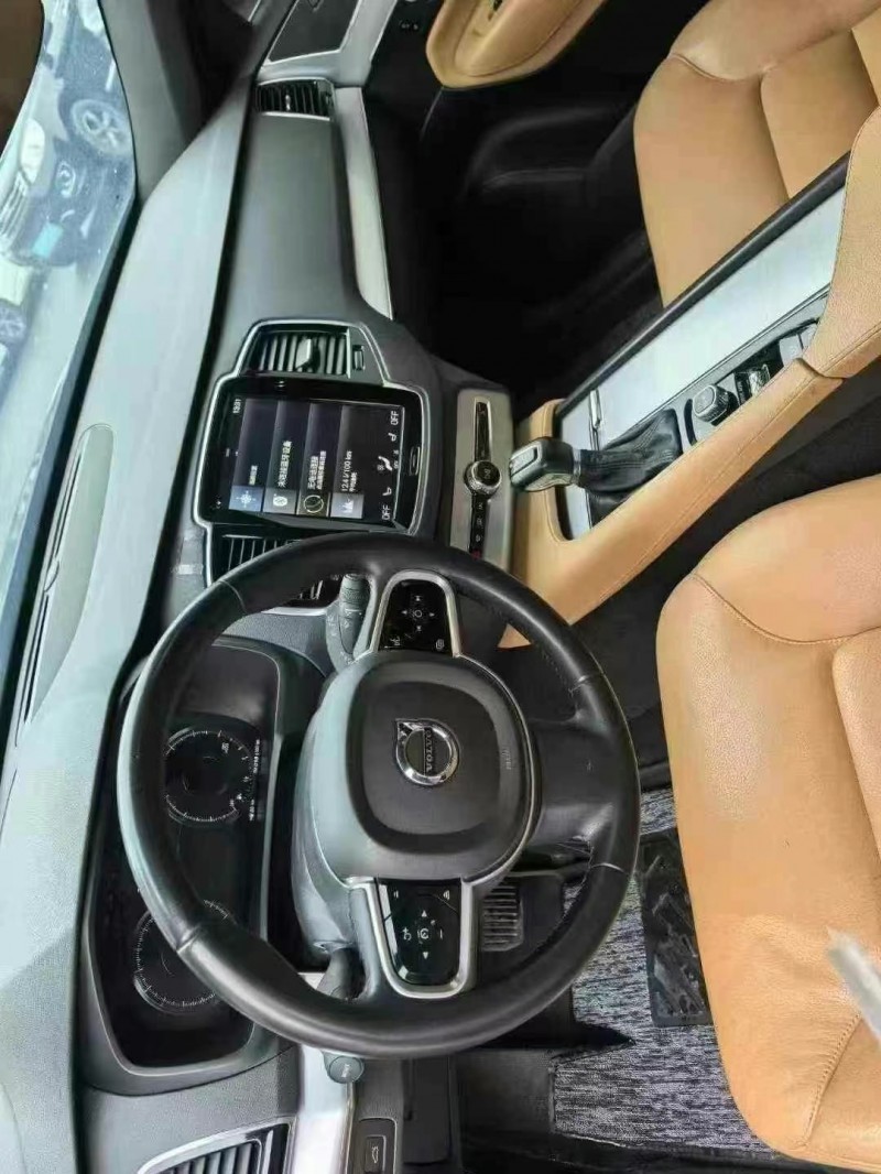17年重庆市沃尔沃XC90