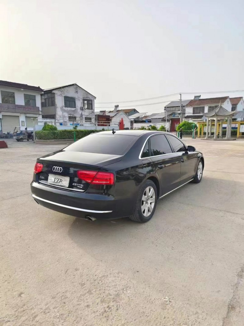 12年东营奥迪A8L