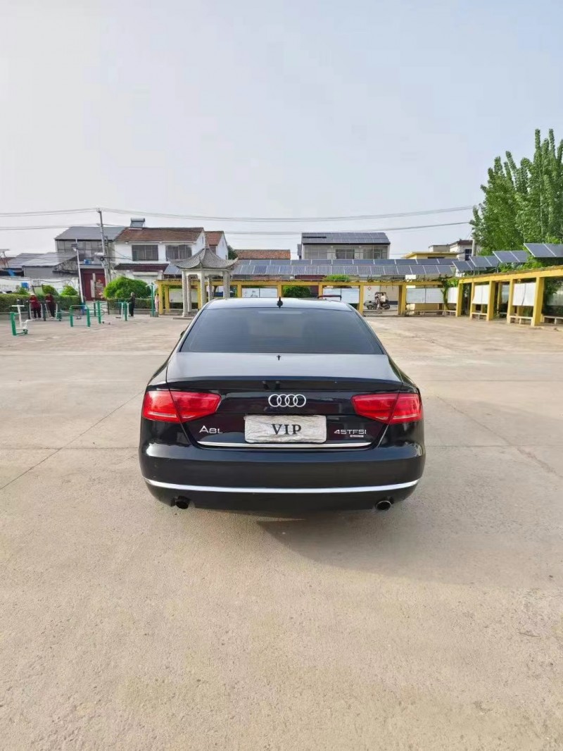 12年东营奥迪A8L
