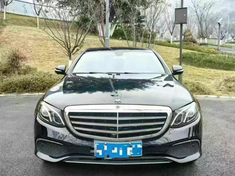 18年重庆市奔驰E
