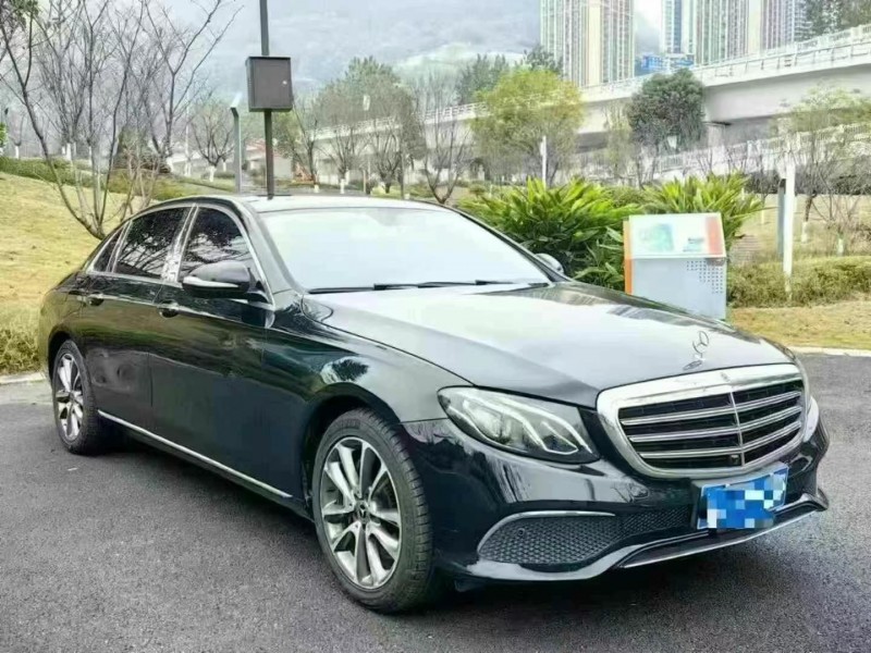 18年重庆市奔驰E