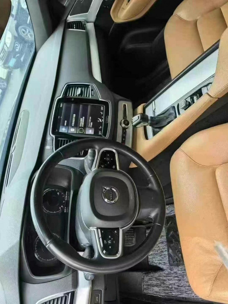 17年重庆市沃尔沃XC90