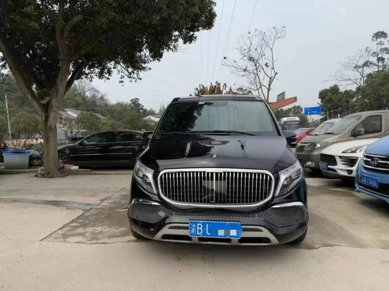 19年重庆市奔驰V