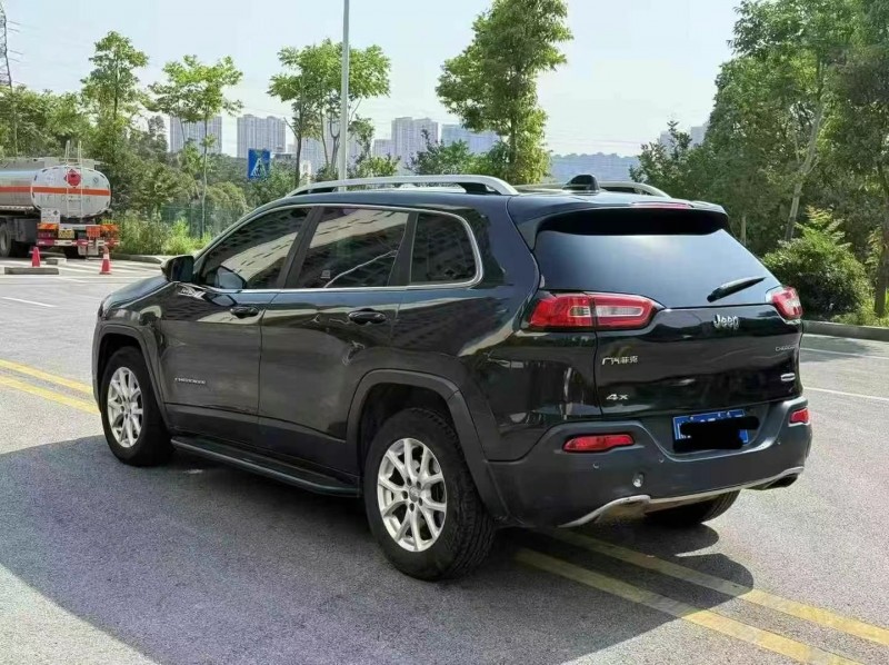 16年邵阳Jeep自由光
