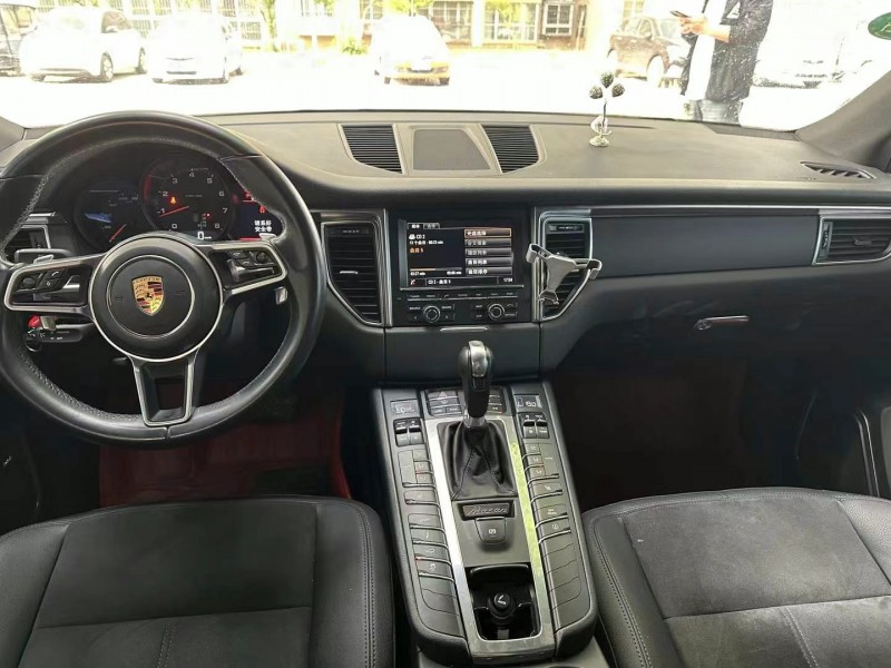 16年安阳保时捷Macan