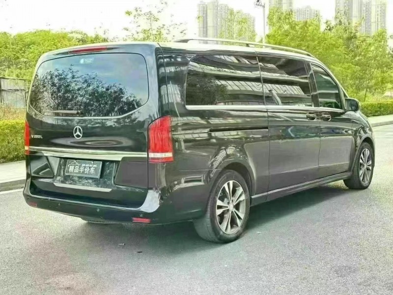 17年汕头奔驰V