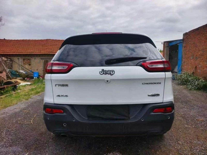 16年东营Jeep自由光