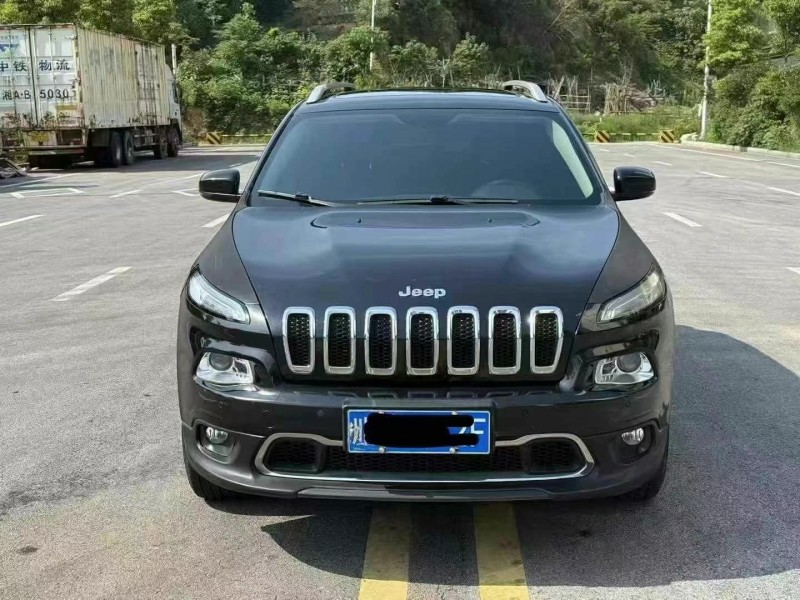 16年邵阳Jeep自由光