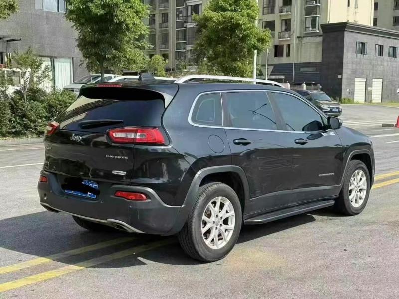 16年邵阳Jeep自由光