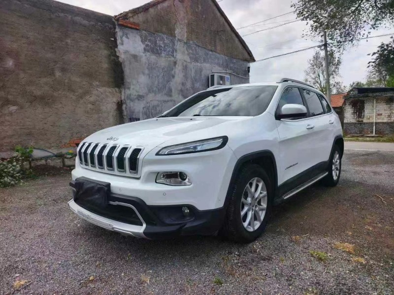 16年东营Jeep自由光